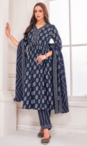 Women Cotton Blend Kurta Pant Dupatta Set
